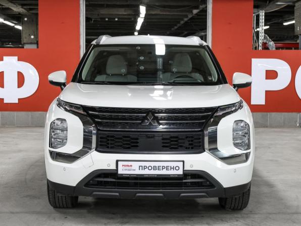 Mitsubishi Outlander IV с пробегом 2022 года, цена 3 198 000 рублей, 92612 км, внедорожник, Автокод Объявления