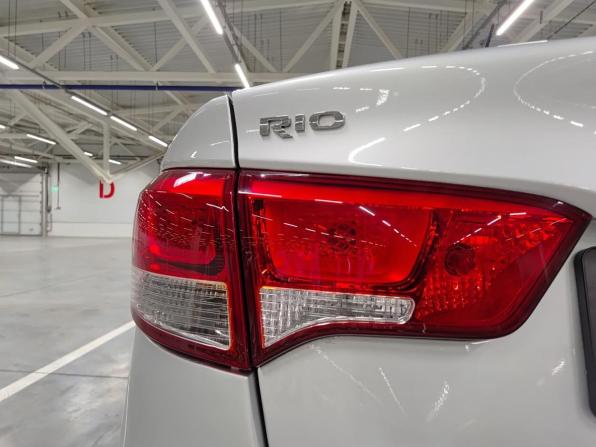 Kia Rio III Рестайлинг с пробегом 2016 года, цена 990 000 рублей, 92789 км, седан, Автокод Объявления