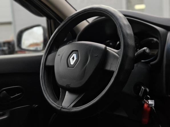 Renault Logan II с пробегом 2017 года, цена 638 889 рублей, 137500 км, седан, Автокод Объявления