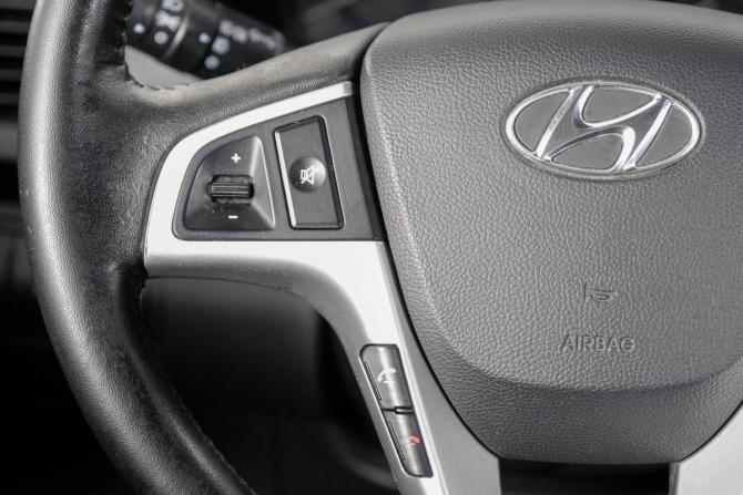 Hyundai Solaris I с пробегом 2012 года, цена 869 000 рублей, 173200 км, хэтчбек, Автокод Объявления