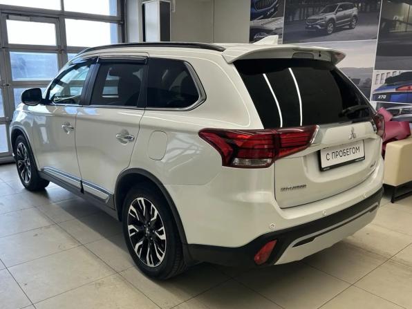 Mitsubishi Outlander III Рестайлинг 3 с пробегом 2021 года, цена 2 680 000 рублей, 92509 км, внедорожник, Автокод Объявления