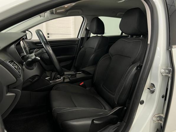 Renault Megane IV с пробегом 2019 года, цена 1 530 000 рублей, 90730 км, универсал, Автокод Объявления
