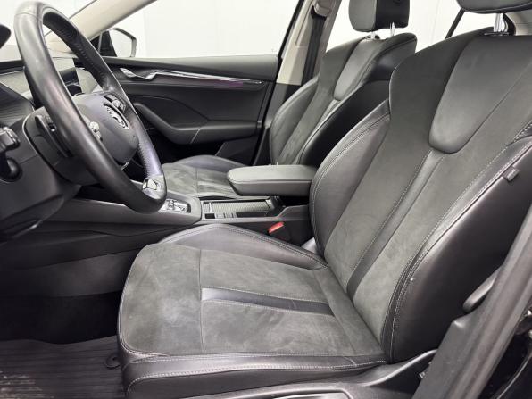 Skoda Octavia IV (A8) с пробегом 2021 года, цена 2 539 000 рублей, 70201 км, лифтбек, Автокод Объявления
