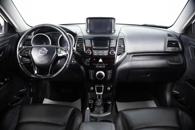 SsangYong Tivoli I с пробегом 2019 года, цена 1 299 000 рублей, 176000 км, внедорожник, Автокод Объявления