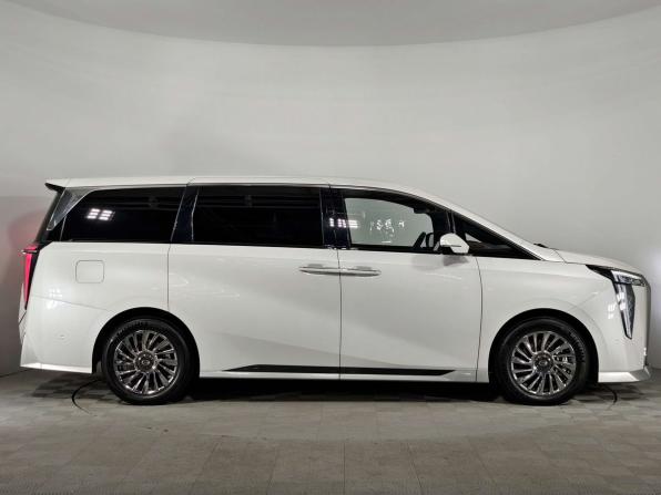 GAC M8 с пробегом 2024 года, цена 5 149 000 рублей, 7773 км, минивэн, Автокод Объявления