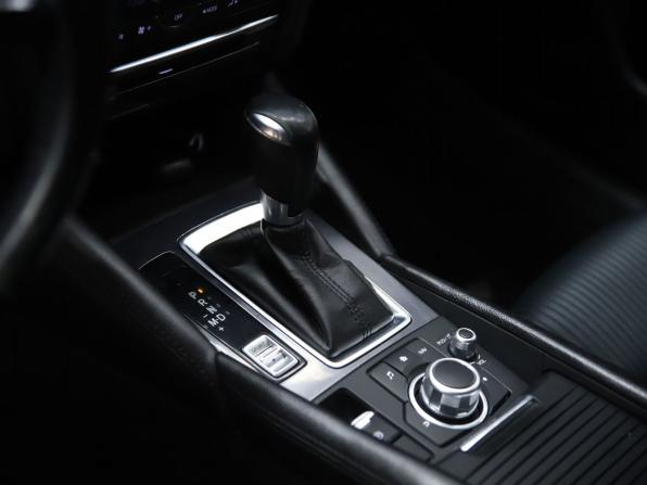 Mazda 6 III (GJ) Рестайлинг с пробегом 2016 года, цена 1 590 000 рублей, 210038 км, седан, Автокод Объявления