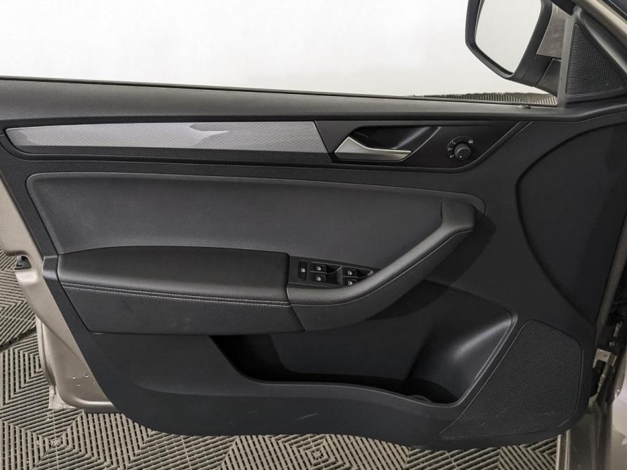 Volkswagen Polo VI Москва  - изображение 19