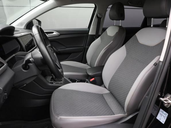 Volkswagen Taos I с пробегом 2021 года, цена 1 798 000 рублей, 201350 км, внедорожник, Автокод Объявления