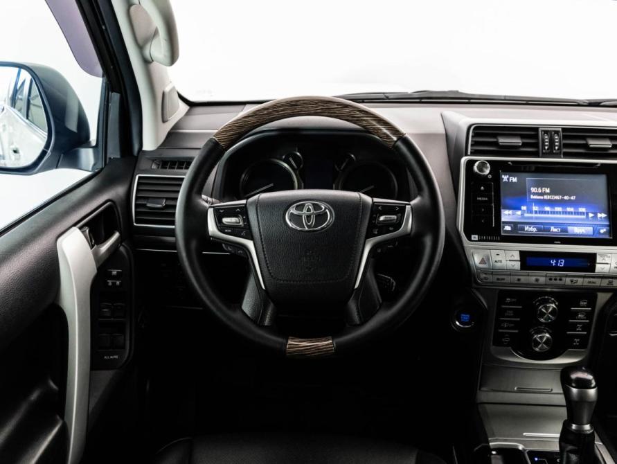 Toyota Land Cruiser Prado 150 Series Рестайлинг 2 Санкт-Петербург  - изображение 16