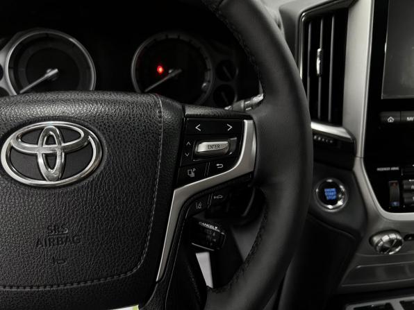 Toyota Land Cruiser 200 Series Рестайлинг 2 с пробегом 2016 года, цена 4 495 000 рублей, 366545 км, внедорожник, Автокод Объявления