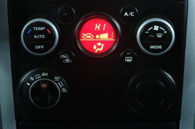 Suzuki Grand Vitara II Рестайлинг с пробегом 2010 года, цена 1 129 000 рублей, 205300 км, внедорожник, Автокод Объявления