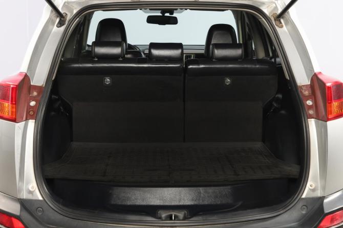 Toyota RAV4 IV (XA40) с пробегом 2014 года, цена 2 399 000 рублей, 131000 км, внедорожник, Автокод Объявления