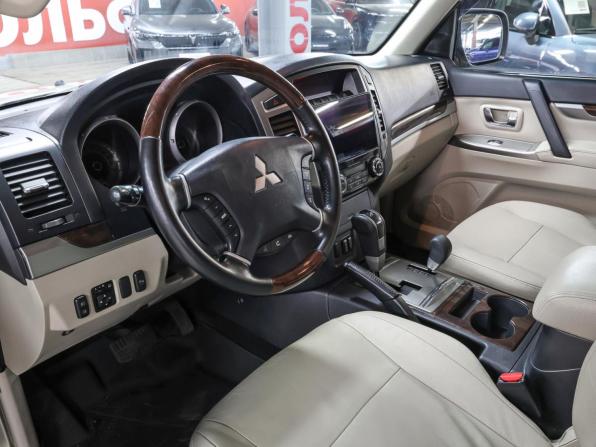 Mitsubishi Pajero IV Рестайлинг 2 с пробегом 2017 года, цена 3 249 000 рублей, 85528 км, внедорожник, Автокод Объявления