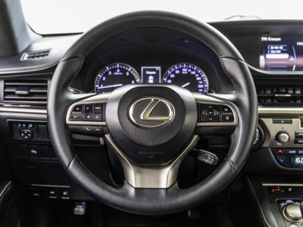 Lexus ES VI Рестайлинг с пробегом 2015 года, цена 2 288 000 рублей, 176582 км, седан, Автокод Объявления