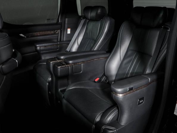 Toyota Alphard III Рестайлинг с пробегом 2019 года, цена 4 740 000 рублей, 180000 км, минивэн, Автокод Объявления