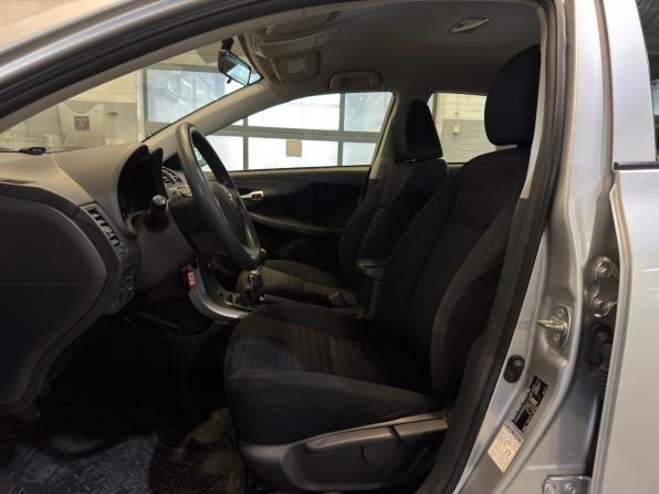 Toyota Corolla X (E140 E150) Рестайлинг с пробегом 2012 года, цена 1 059 000 рублей, 64000 км, седан, Автокод Объявления