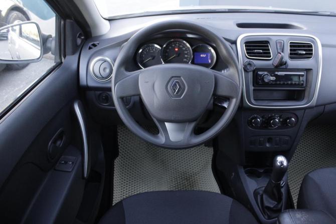Renault Logan II с пробегом 2017 года, цена 785 000 рублей, 129986 км, седан, Автокод Объявления
