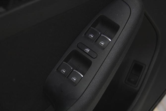 Volkswagen Jetta VI Рестайлинг с пробегом 2018 года, цена 1 499 000 рублей, 174439 км, седан, Автокод Объявления
