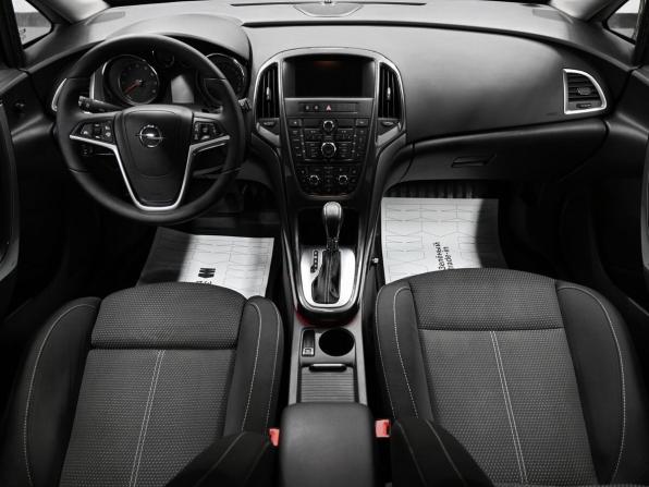 Opel Astra J Рестайлинг с пробегом 2013 года, цена 995 000 рублей, 121950 км, универсал, Автокод Объявления