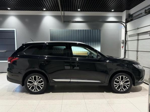 Mitsubishi Outlander III Рестайлинг 2 с пробегом 2015 года, цена 1 670 000 рублей, 219867 км, внедорожник, Автокод Объявления