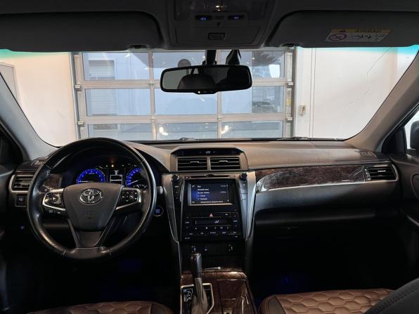 Toyota Camry VII (XV50) Рестайлинг с пробегом 2017 года, цена 1 999 000 рублей, 205356 км, седан, Автокод Объявления
