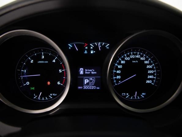 Toyota Land Cruiser 200 Series с пробегом 2011 года, цена 2 499 000 рублей, 300217 км, внедорожник, Автокод Объявления