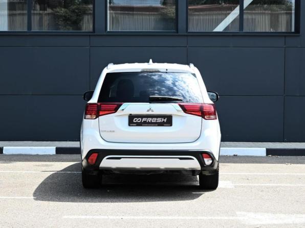 Mitsubishi Outlander III Рестайлинг 3 с пробегом 2021 года, цена 1 999 000 рублей, 188349 км, внедорожник, Автокод Объявления
