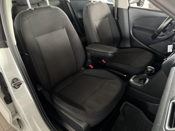 Volkswagen Polo V Рестайлинг с пробегом 2016 года, цена 1 030 000 рублей, 176453 км, седан, Автокод Объявления