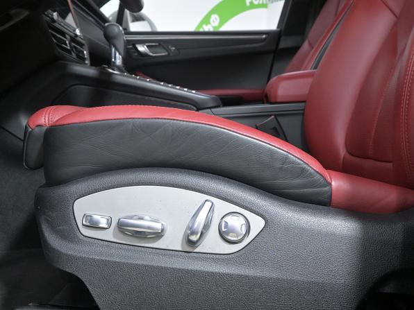 Porsche Macan I Рестайлинг 2 с пробегом 2021 года, цена 5 730 000 рублей, 53350 км, внедорожник, Автокод Объявления