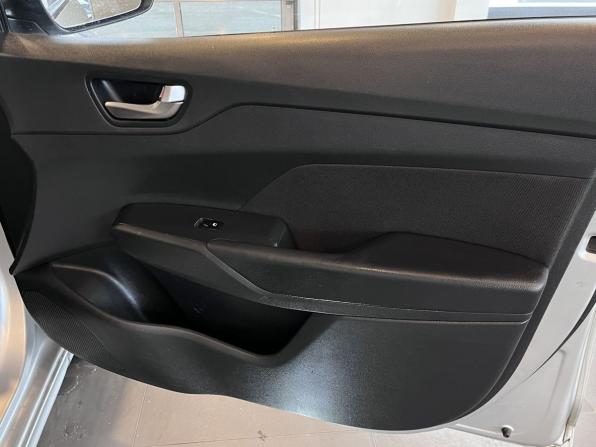 Hyundai Solaris II с пробегом 2019 года, цена 1 180 000 рублей, 214210 км, седан, Автокод Объявления