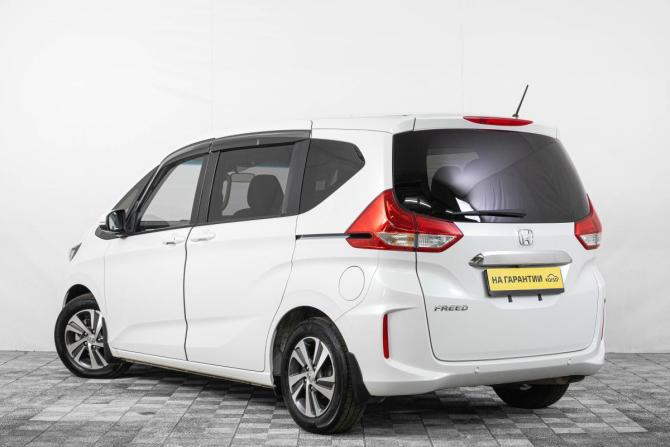 Honda Freed II Рестайлинг с пробегом 2021 года, цена 2 099 000 рублей, 47544 км, компактвэн, Автокод Объявления