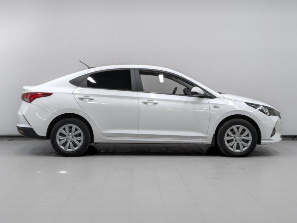 Hyundai Solaris II Рестайлинг с пробегом 2021 года, цена 1 450 000 рублей, 87883 км, седан, Автокод Объявления