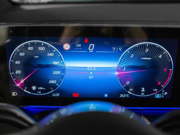 Новый Mercedes-Benz V-Класс III (W447) Рестайлинг 2 2026 года, цена 15 550 000 рублей, минивэн, Автокод Объявления