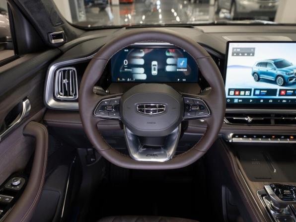 Geely Monjaro I Рестайлинг 2 с пробегом 2025 года, цена 4 200 000 рублей, 21 км, внедорожник, Автокод Объявления