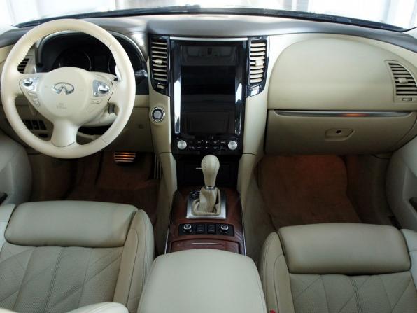 Infiniti FX II (S51) с пробегом 2012 года, цена 2 800 000 рублей, 147000 км, внедорожник, Автокод Объявления