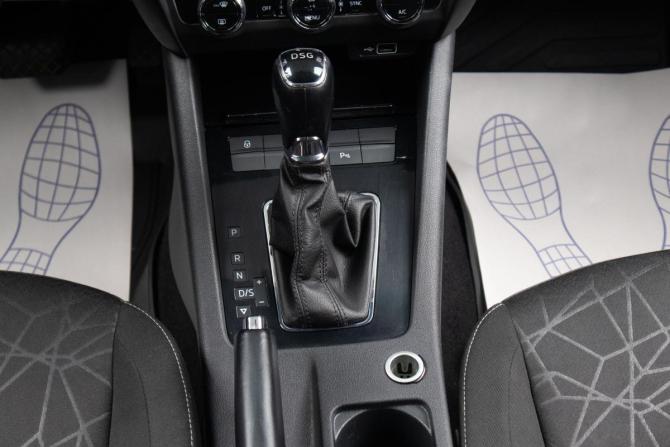 Skoda Octavia III (A7) Рестайлинг с пробегом 2019 года, цена 1 699 000 рублей, 180518 км, лифтбек, Автокод Объявления