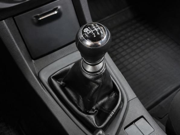 Toyota Corolla XI (E160 E170 E180) с пробегом 2013 года, цена 1 399 000 рублей, 157800 км, седан, Автокод Объявления