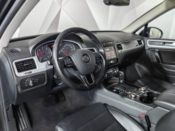 Volkswagen Touareg II Рестайлинг с пробегом 2017 года, цена 2 590 000 рублей, 315636 км, внедорожник, Автокод Объявления