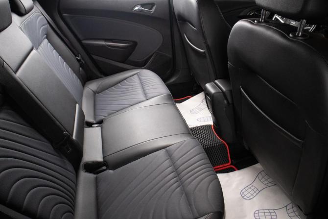 Opel Astra J Рестайлинг с пробегом 2014 года, цена 1 089 000 рублей, 170000 км, хэтчбек, Автокод Объявления