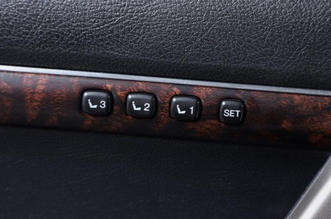 Toyota Land Cruiser 200 Series с пробегом 2011 года, цена 3 849 000 рублей, 282000 км, внедорожник, Автокод Объявления