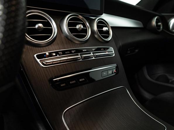 Mercedes-Benz C-Класс IV (W205) Рестайлинг с пробегом 2018 года, цена 2 599 585 рублей, 70051 км, седан, Автокод Объявления