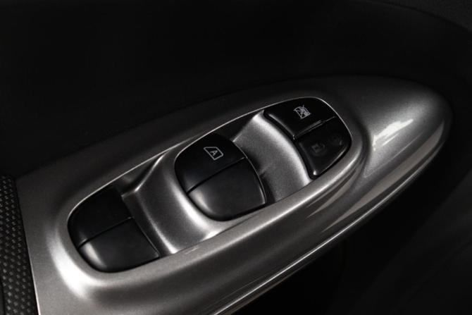 Nissan Juke I с пробегом 2011 года, цена 1 229 000 рублей, 136000 км, внедорожник, Автокод Объявления