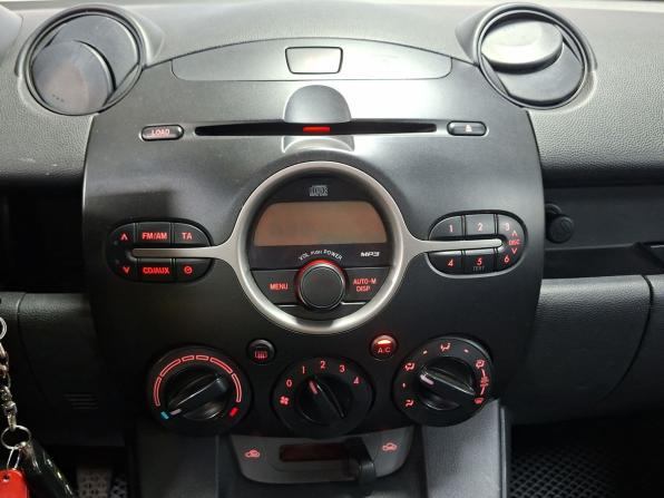 Mazda 2 II (DE) с пробегом 2009 года, цена 419 000 рублей, 142916 км, хэтчбек, Автокод Объявления