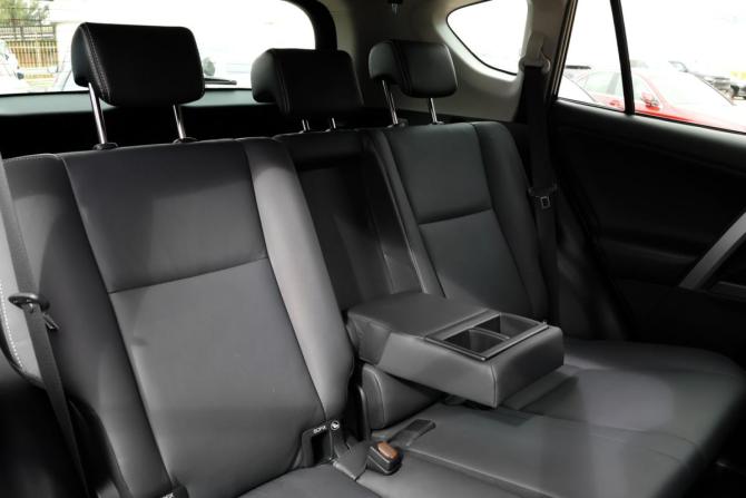 Toyota RAV4 IV (XA40) Рестайлинг с пробегом 2015 года, цена 2 499 000 рублей, 117481 км, внедорожник, Автокод Объявления