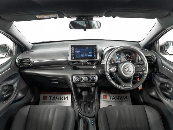 Toyota Yaris IV с пробегом 2020 года, цена 1 040 000 рублей, 130895 км, хэтчбек, Автокод Объявления