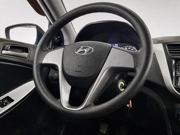 Hyundai Solaris I Рестайлинг с пробегом 2015 года, цена 639 000 рублей, 172105 км, седан, Автокод Объявления