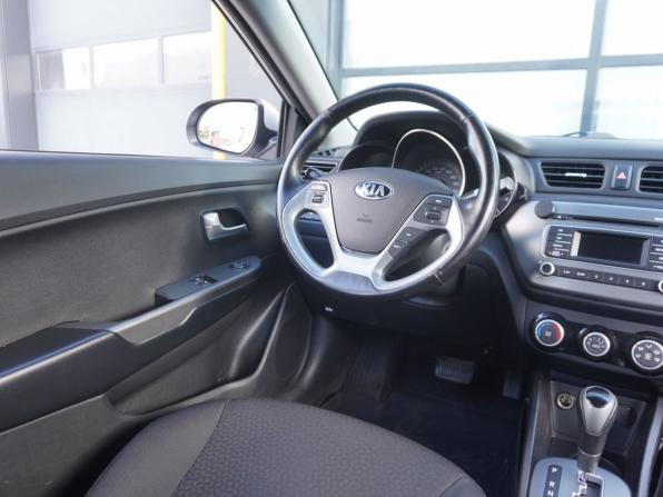Kia Rio III Рестайлинг с пробегом 2016 года, цена 920 000 рублей, 129807 км, седан, Автокод Объявления