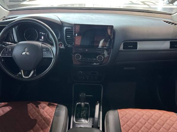 Mitsubishi Outlander III Рестайлинг 3 с пробегом 2018 года, цена 1 920 000 рублей, 189293 км, внедорожник, Автокод Объявления