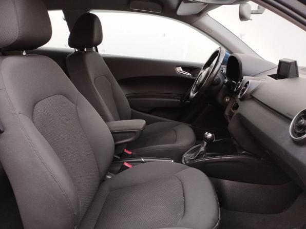 Audi A1 I (8X) с пробегом 2011 года, цена 620 000 рублей, 308500 км, хэтчбек, Автокод Объявления