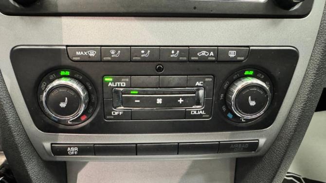 Skoda Octavia II (A5) Рестайлинг с пробегом 2012 года, цена 805 000 рублей, 208000 км, лифтбек, Автокод Объявления